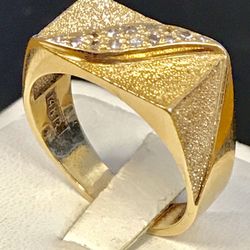 Diamond man’s gold ring