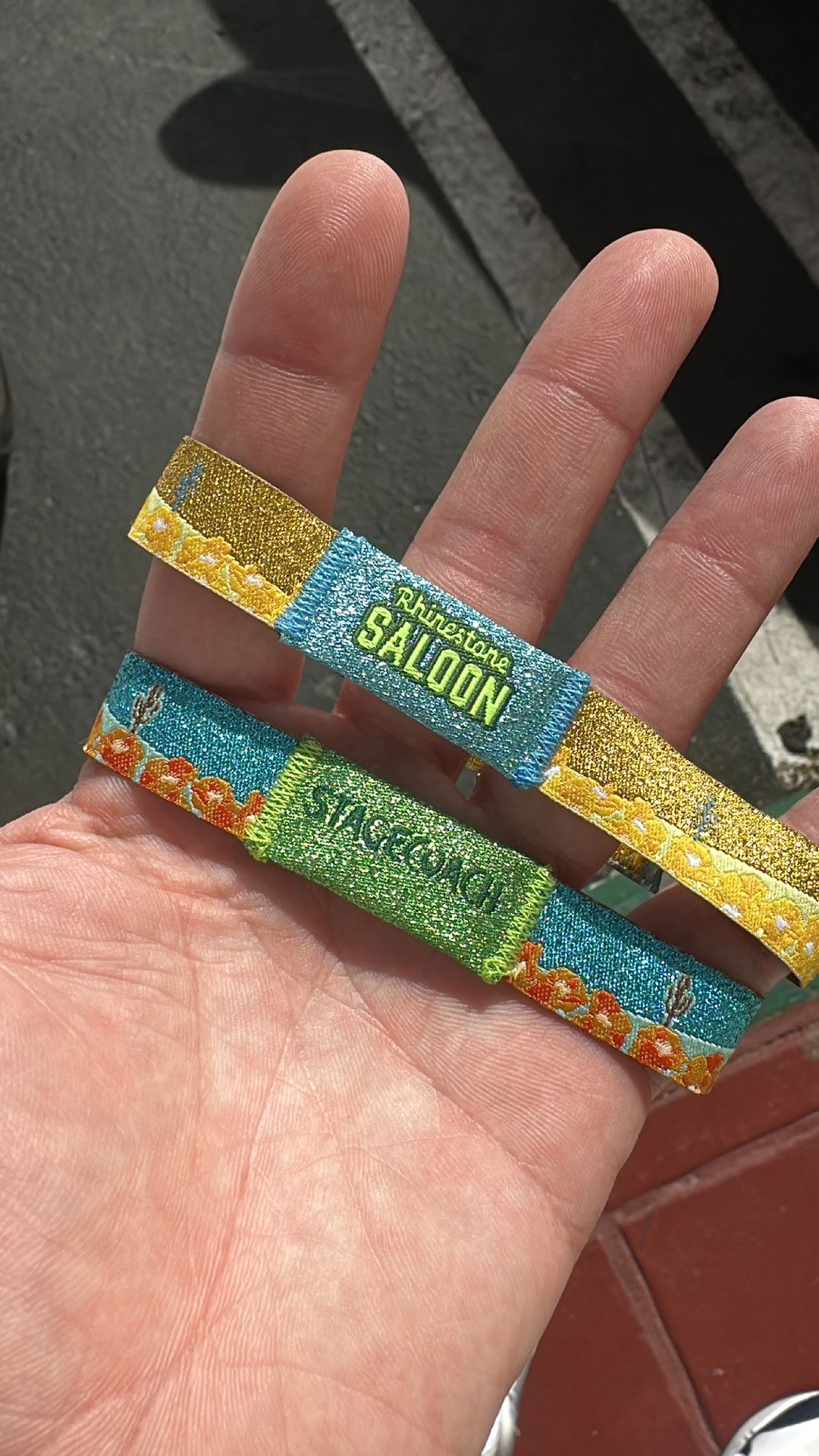 1 GA STAGECOACH $700 AND 1 RHINESTONE SALOON $1000