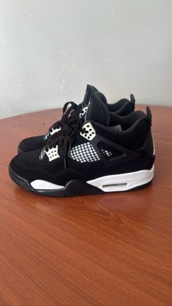 Jordan’s 4 white thunder