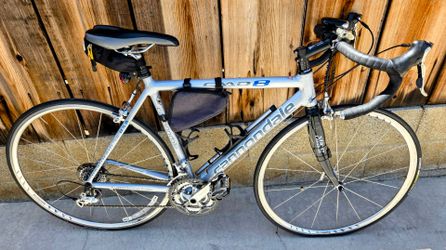 Cannondale CAAD8 Road Bike  *Very Lightweight*