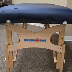 MASSAGE TABLE