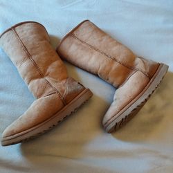 Boots Women Size 6 Uggs