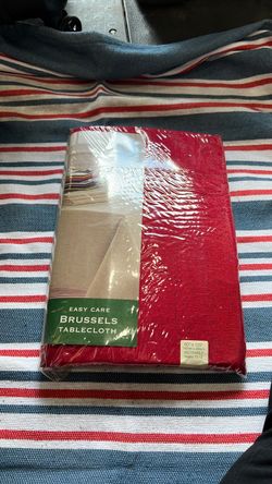 Easy Care Brussels Tablecloth 60x120 Red