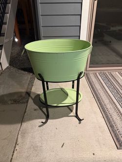 Ice bucket stand