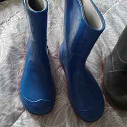Blue  Rain Boots  Size   13 To 1 Child Pick  In 