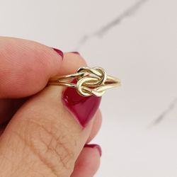 Real 10K Gold ring Knot - timeless tying he knot bound together size 7.5 - anillo de nudo en oro 