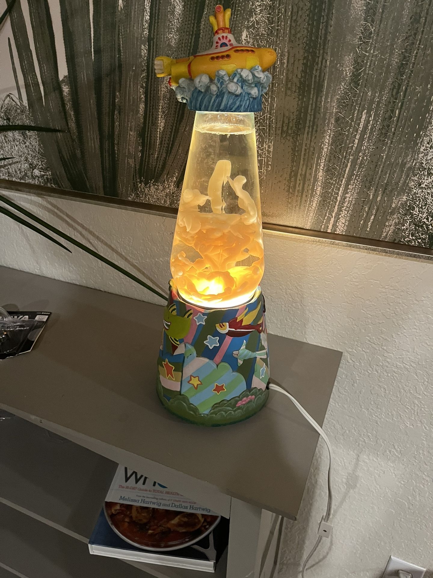 BEATLES YELLOW SUBMARINE LAVA LAMP 1999