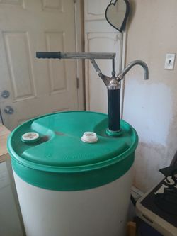 55 gallon drum and fluid pump