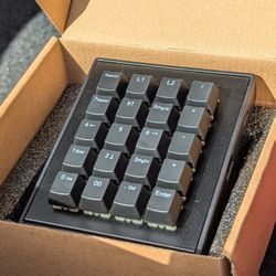 Completely Unused RGB Numpad