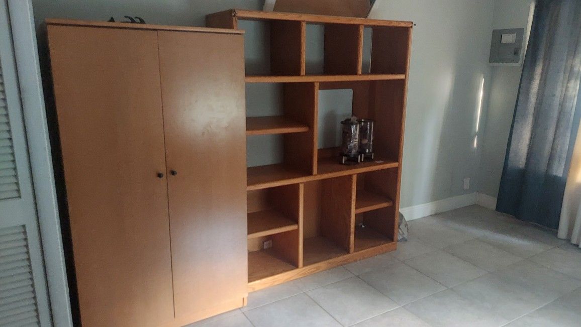 Closet/Shelves