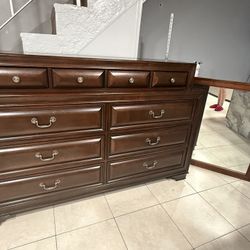 Rooms To Go Mill Valley Dresser With Mirror Value 700