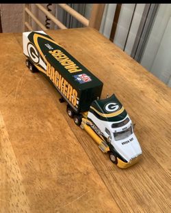 Green Bay Packers trucking trailer