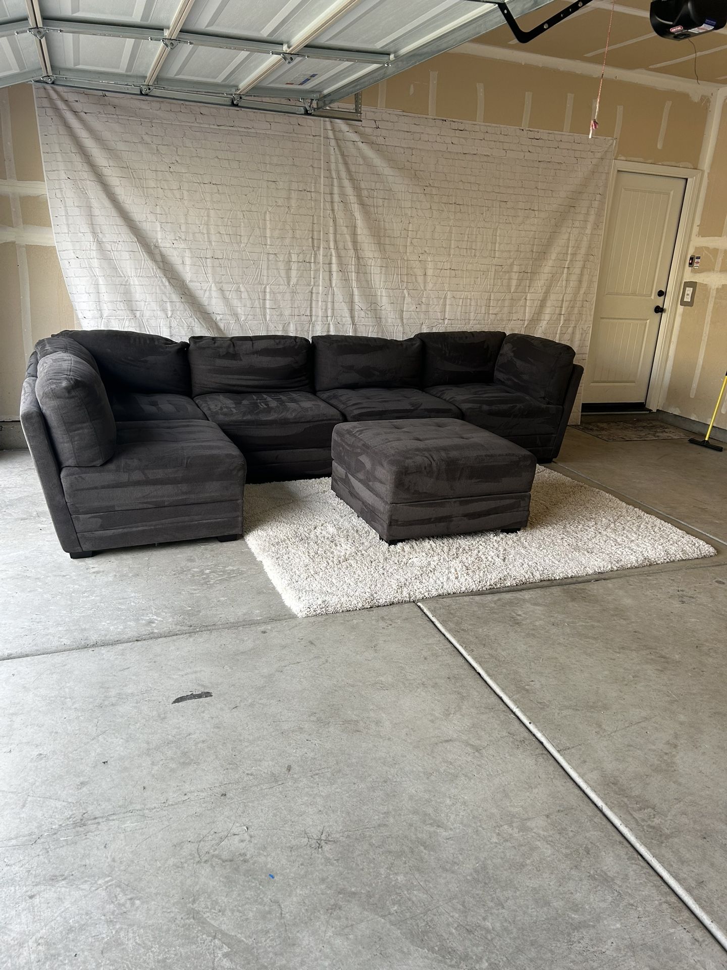 Gray Thomasville Sectional with Ottoman — Spacious and Modern (Delivery Available)