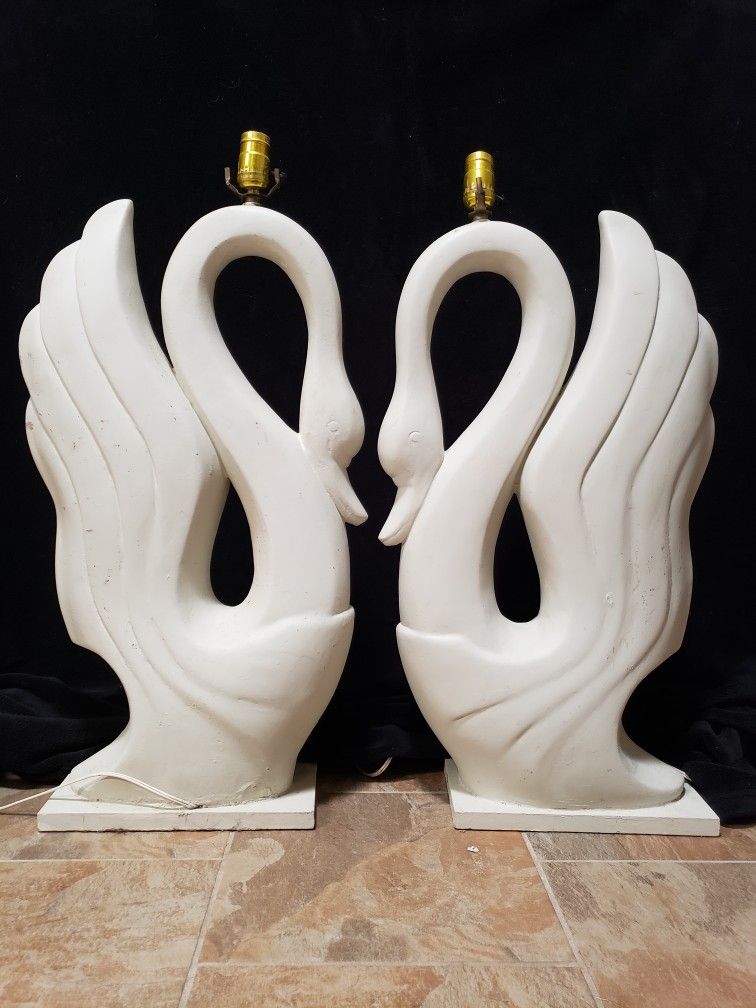 2 Vintage Swan Lamps