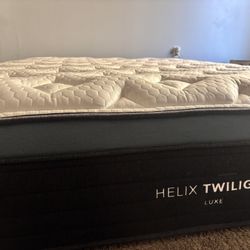 Brooklyn bedding mattress- Helix Luxe CL - Queen / Twilight