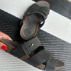 TEVA SANDALS 7