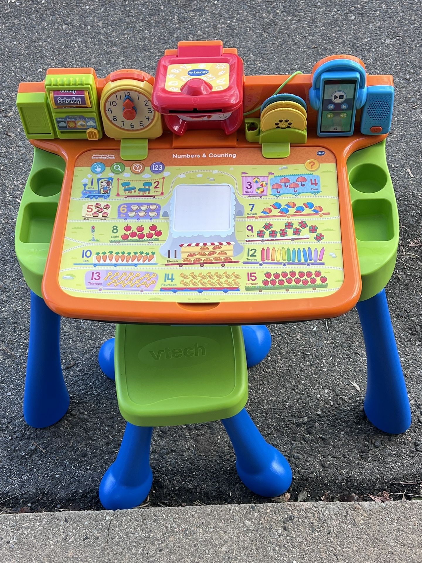 V Tech Learning Desk W/ Projector