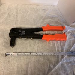 Manual Rivet Tool 3/32 to 3/16” by Arrow includes 4 nosepieces, Rivet tool, wrench never used