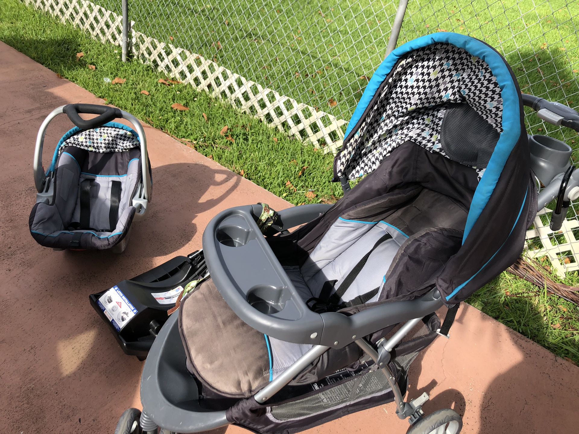 Car seat with 2 bases and stroller