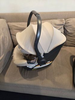 Uppababy Aria Carseat Infant Seat