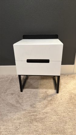*FREE* two bedside tables