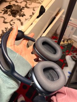 Space Gray Apple AirPod Max