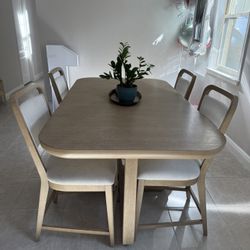 Beautiful 5 Pieces Dining Room Set