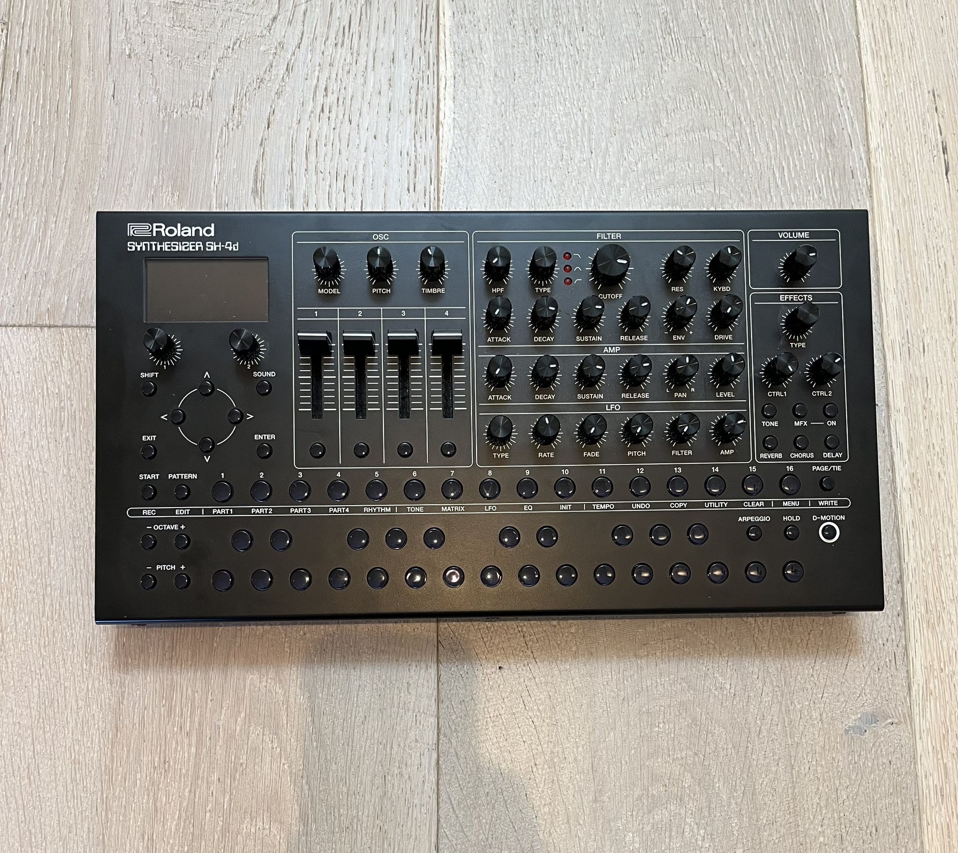 Roland SH 4D Compact Digital Desktop Synthesizer w/ Decksaver