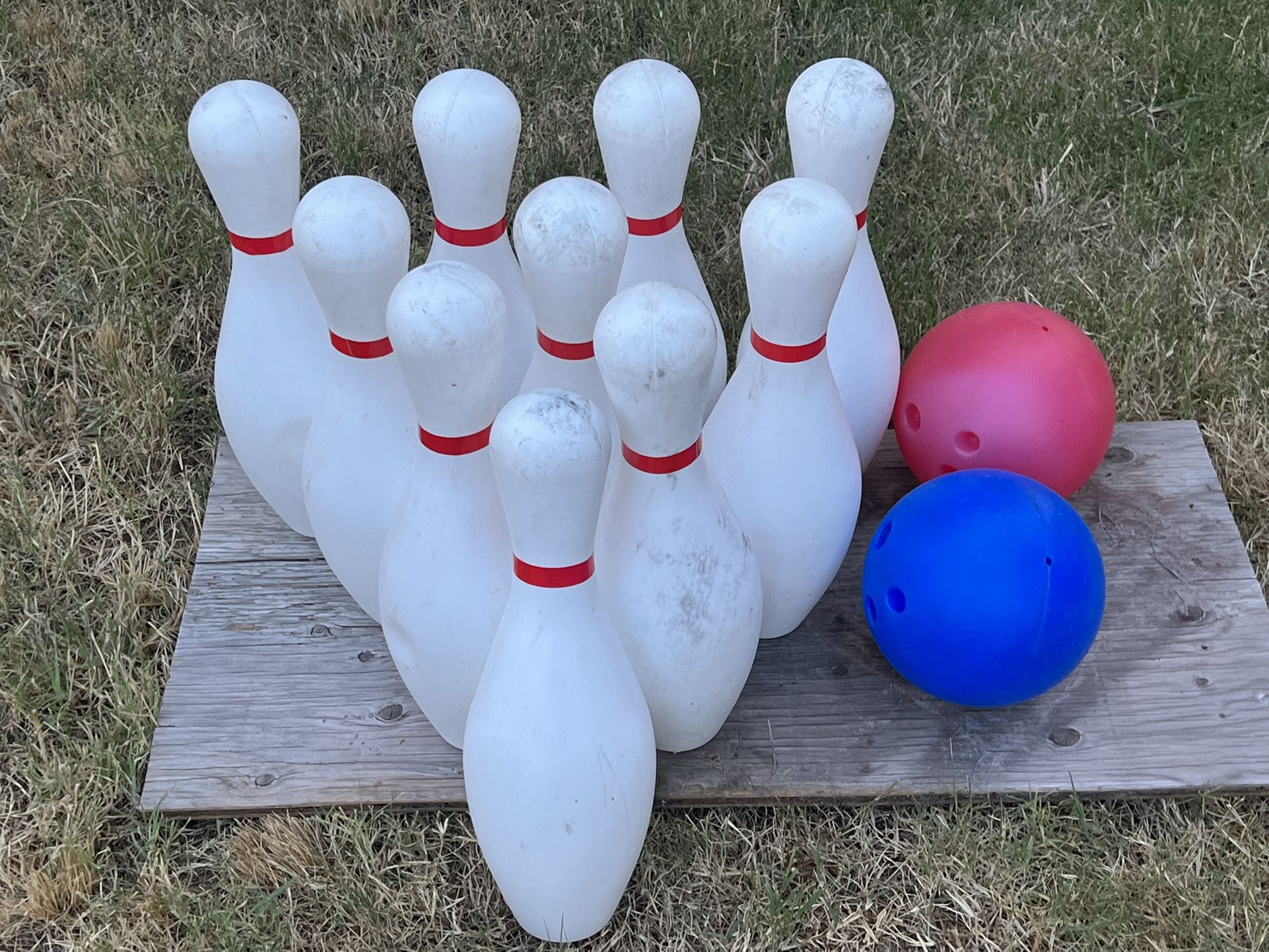 Kids Plastic Bowling Pins And Balls