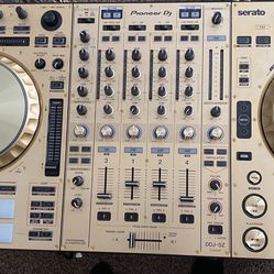 Dj equipment