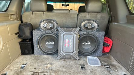 Car  speakers and amp