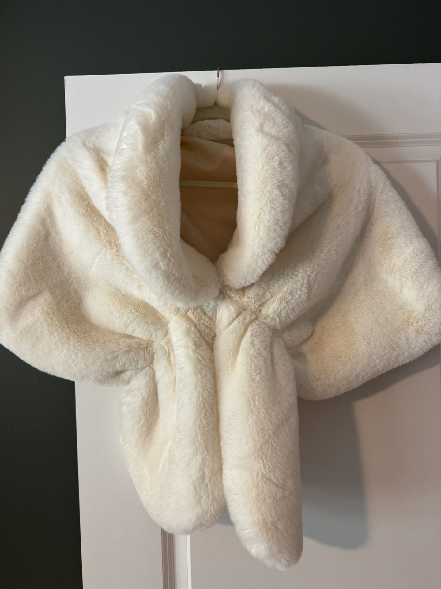 Faux Fur Bridal Shawl
