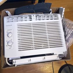 Frigidaire 5,000 BTU Window Air Conditioner AC Unit