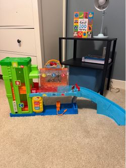 Fisher-Price Little People car wash garage/ramp