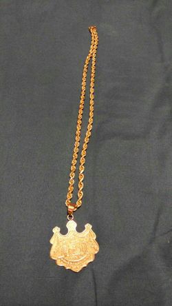 Gold Chain With Pendant