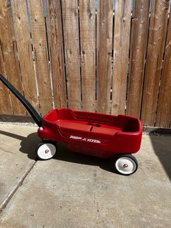 Radio flyer wagon