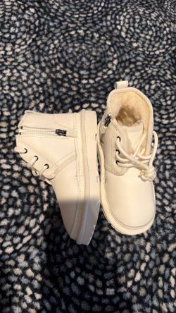 UGG, White toddler shoes, Size 11