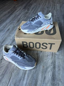 Yeezy 700 Magñet