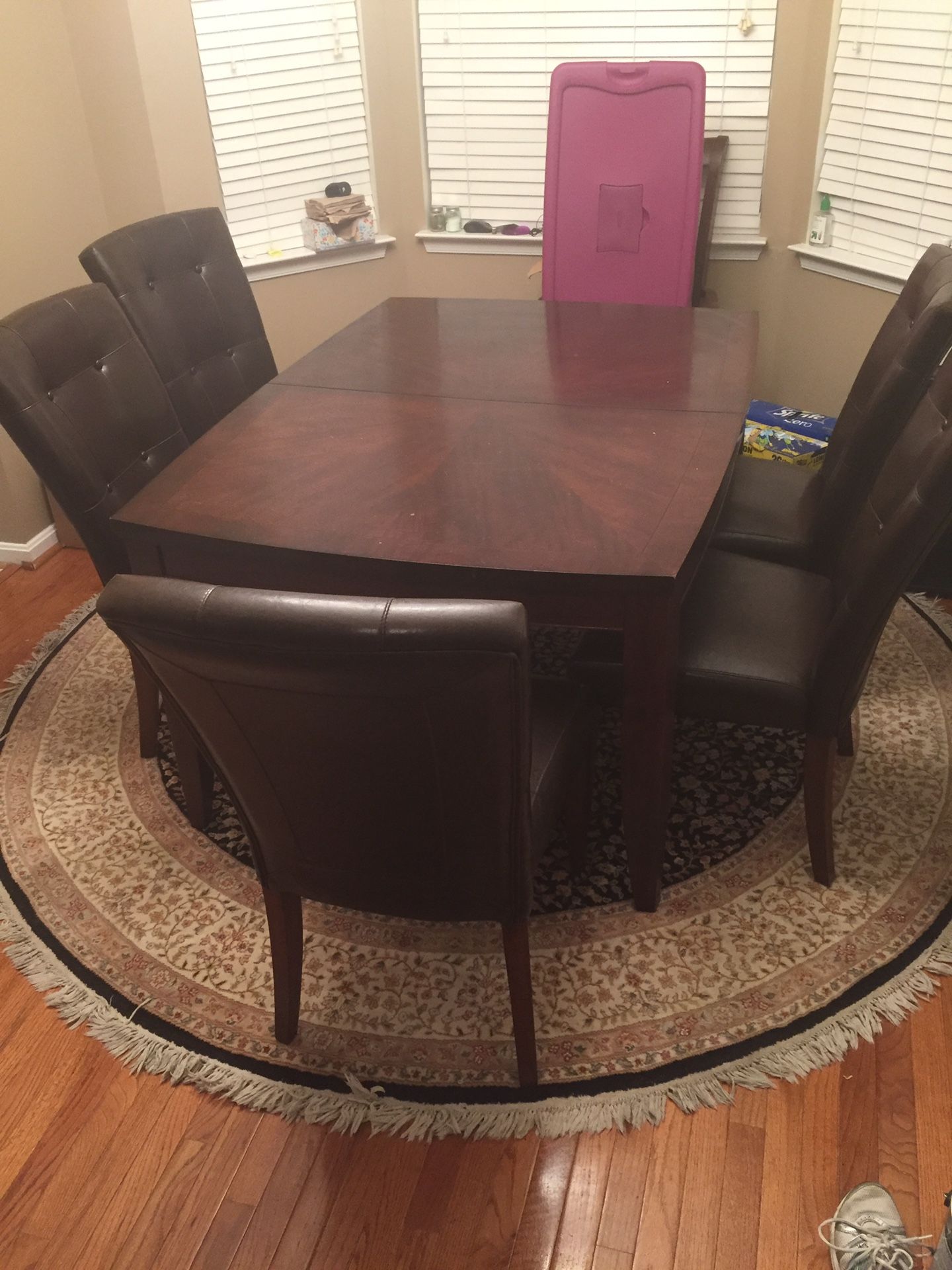 Dining room set table and chairs