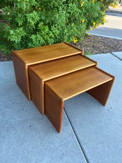 Vintage Danish Teak 3 piece nesting table set ( $10 delivery )