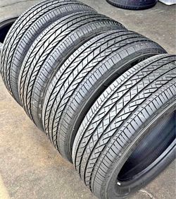 Set 225/60-18 Bridgestone con el 80% de vida