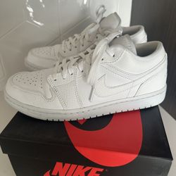 Air Jordan 1 Low Retro OG 'Triple White' 