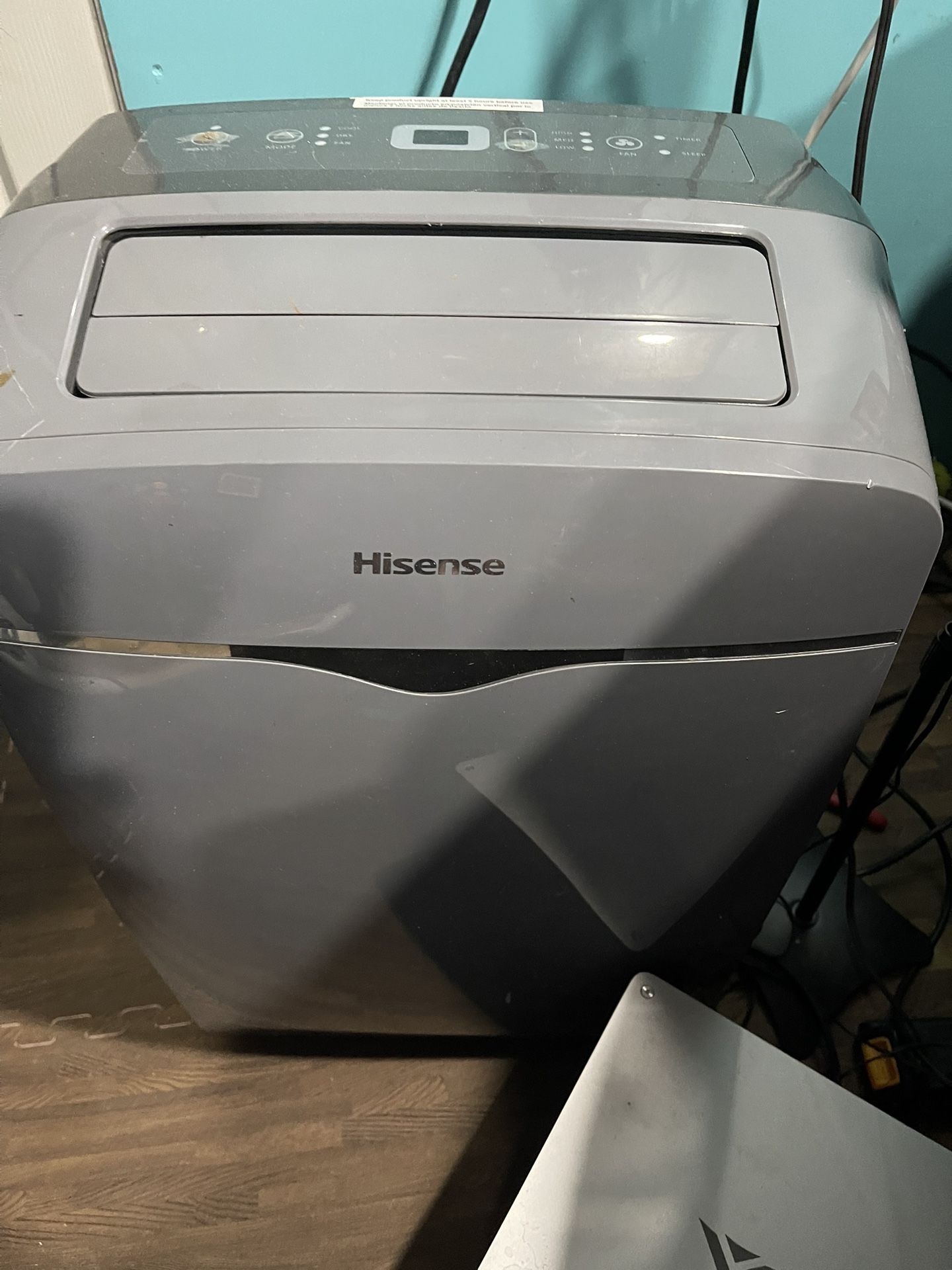 Hisense 10,000 BTU. Portable air Conditioner 