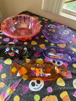 Halloween party containers