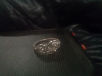 2 tone silver ring with 10 leaves.