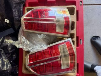 2014 Chrysler 300 LHD, RHD Tail Lights