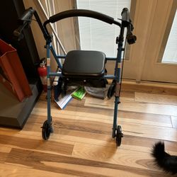 Midline rollator walker