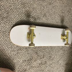 Like New Blank Complete Skateboard With Ace Trucks Af1