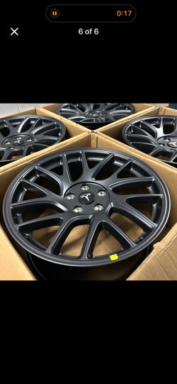 New 18” Gunmetal Wheels – Fits Tesla Model 3 / Model Y & Other 5x114.3 Cars (ET40, 18x8.5)
