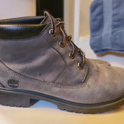 Woman's size 9 Gray timberlands Good Shape 